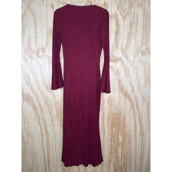 Burgundy Crinkle Maxi Dress Mermaid Fit & Flare Bell Sleeve Size M/L Whimsigoth - Picture 1 of 5